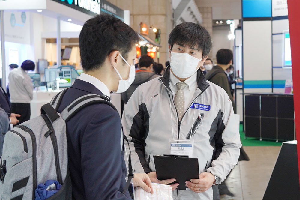 2024年1月展示会の商談の様子