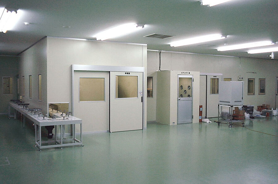 「第13回 高機能フィルム展 大阪（FILMTECH JAPAN）」出展製品：塗装ブース用クリーンルーム