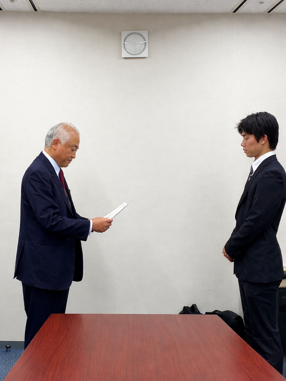 2026年 入社式辞令授与の様子