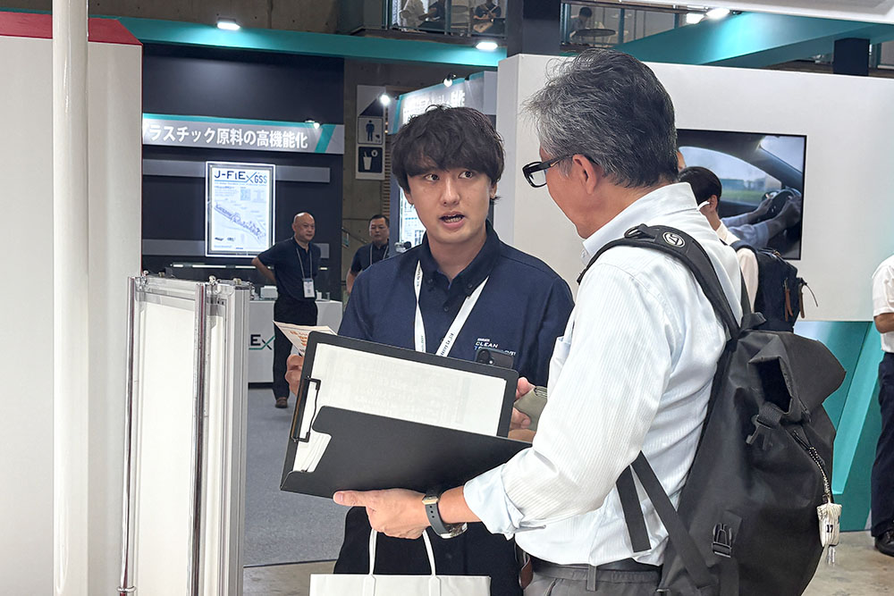 2026年09月film展示会の商談の様子
