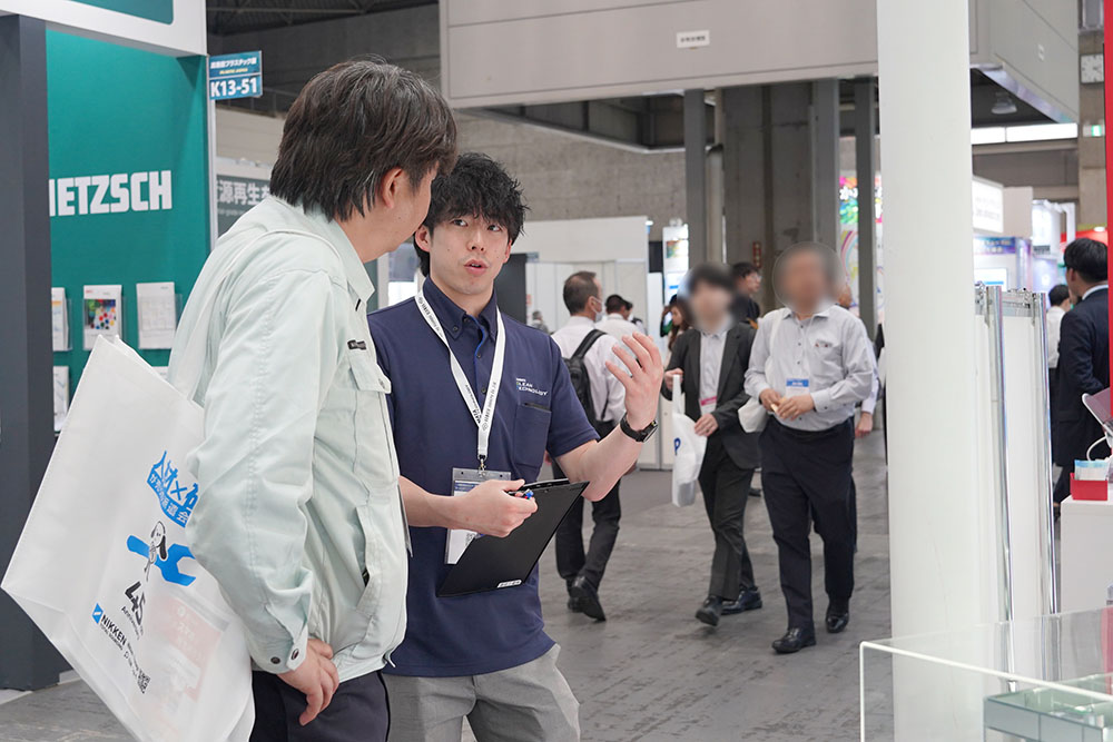 第14回 高機能フィルム展 大阪（FILMTECH JAPAN）商談の様子
