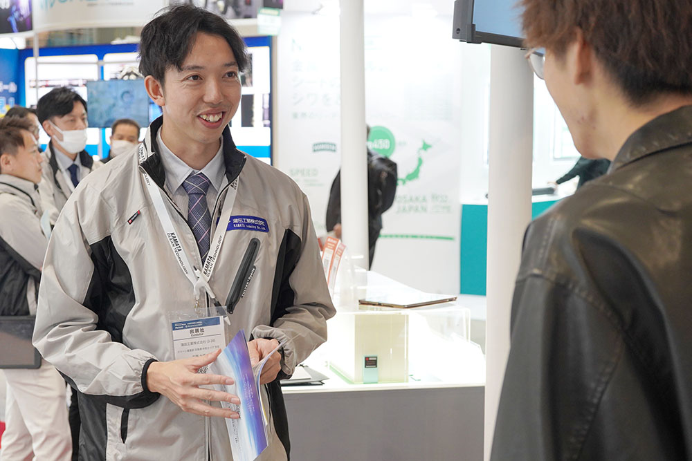 第16回 FILMTECH JAPAN（高機能フィルム展）商談の様子