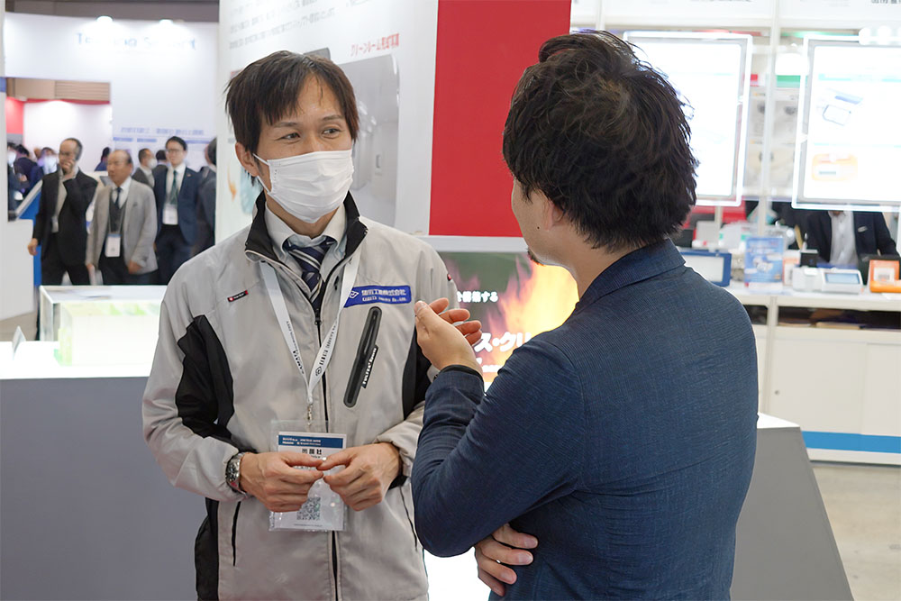 第16回FILMTECH JAPAN（高機能フィルム展）商談の様子