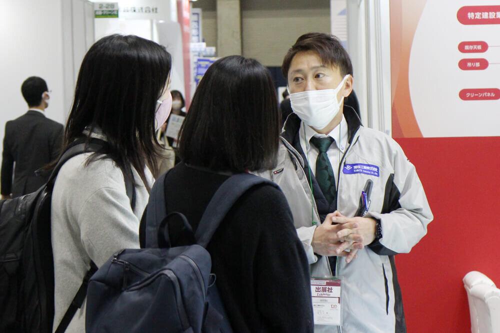 再生医療EXPO「大阪」の会期中の商談の様子